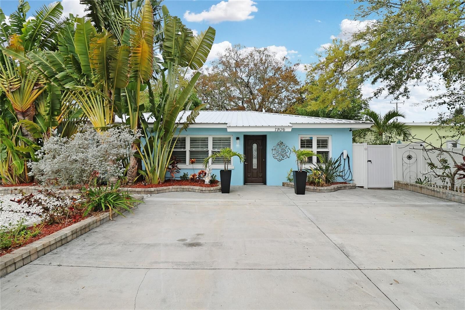 Property Photo:  1906 2nd Street  FL 33785 