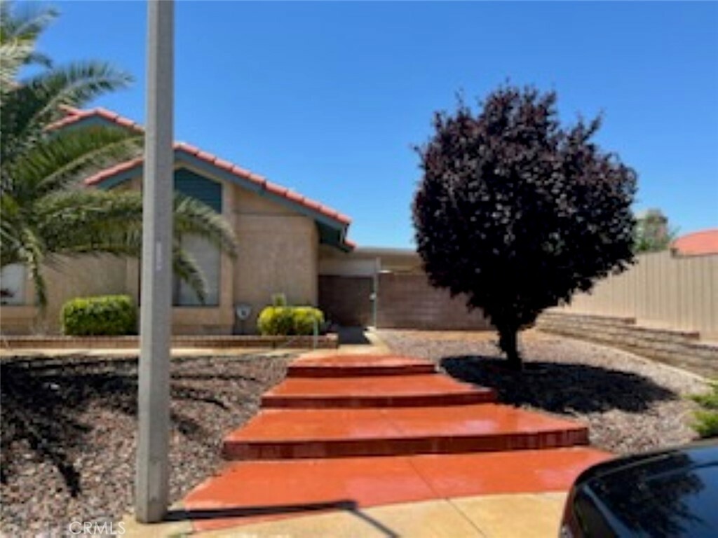 Property Photo:  37113 Vista Bonita  CA 93550 