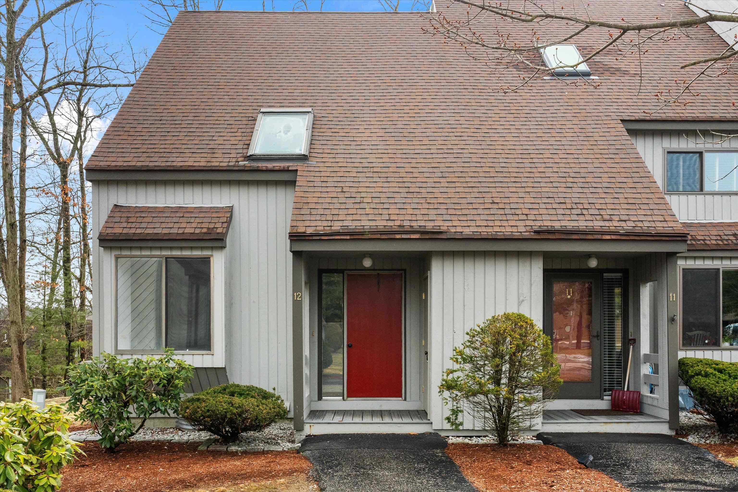 Property Photo:  12 Kingston Court  NH 03054 