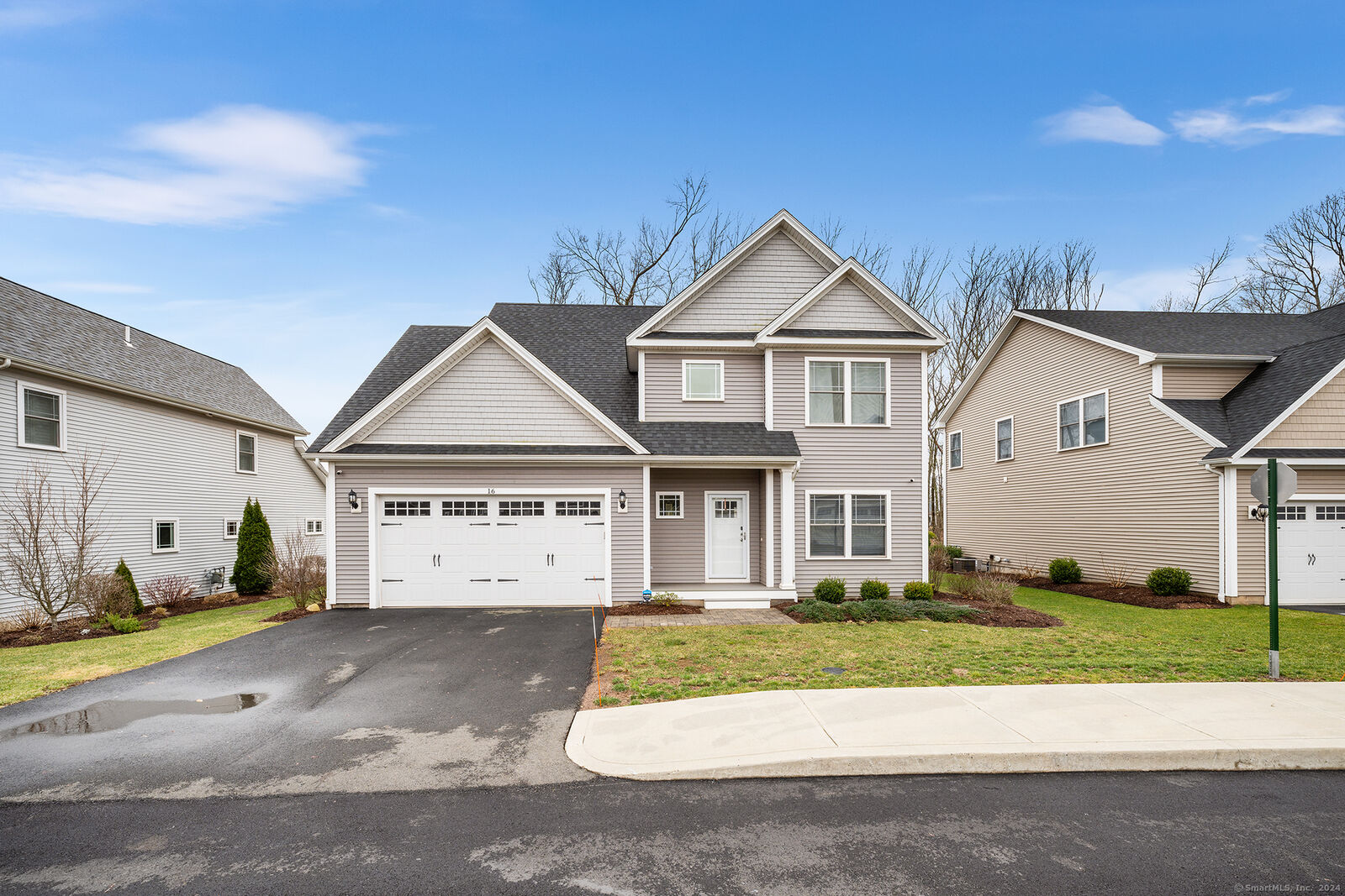 Property Photo: 16 Bleeker Circle 16 CT 06473