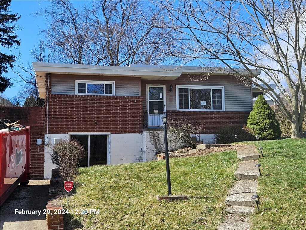 162 E Wedgewood Dr  Pittsburgh PA 15229 photo