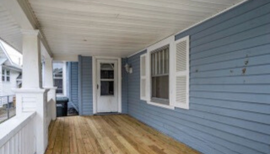 Property Photo:  1706 S High Street  IN 47302 