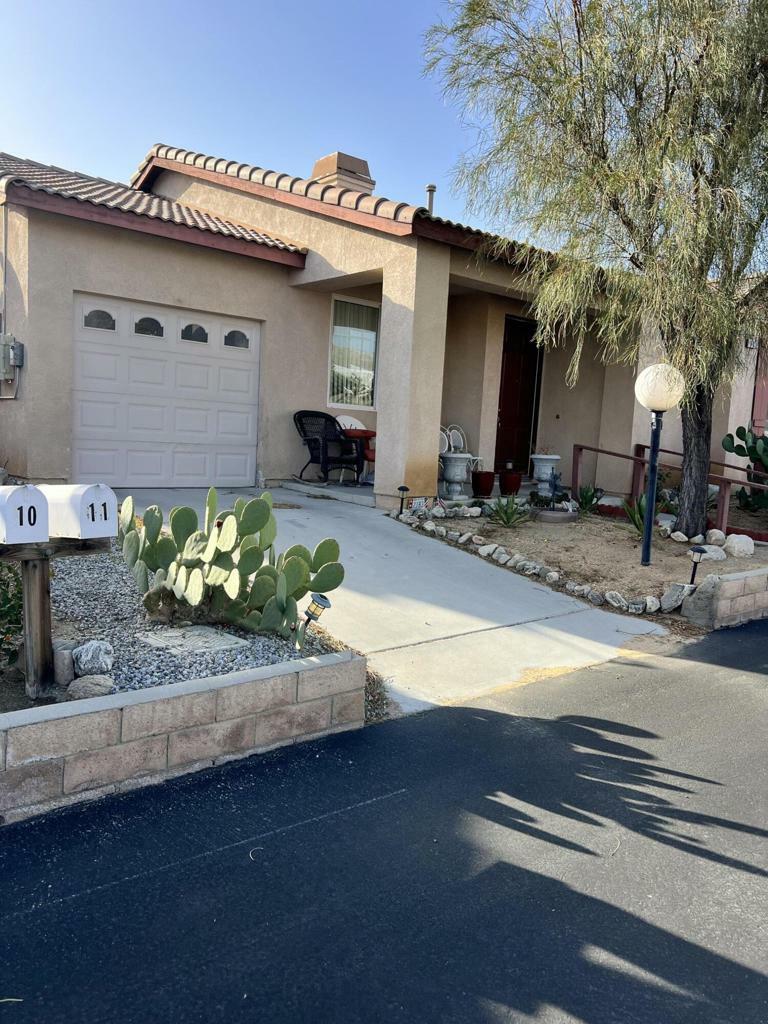 Property Photo:  65565 Acoma Avenue 11  CA 92240 