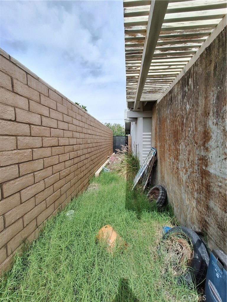 Property Photo:  43085 Illinois Avenue  CA 92211 