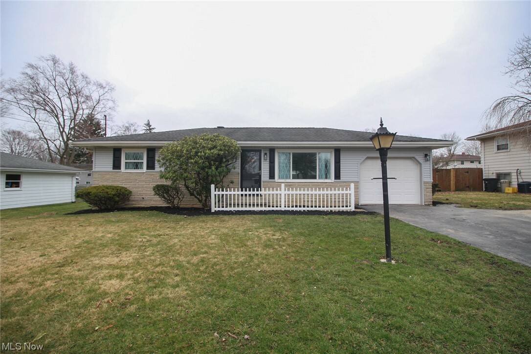 Property Photo:  4541 Warwick Drive N  OH 44406 