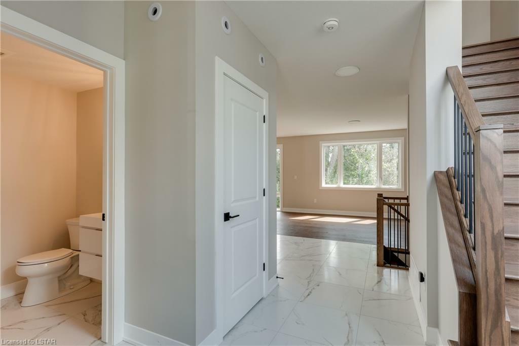 Property Photo:  297 Whiting Street 5  ON N5C 3W5 