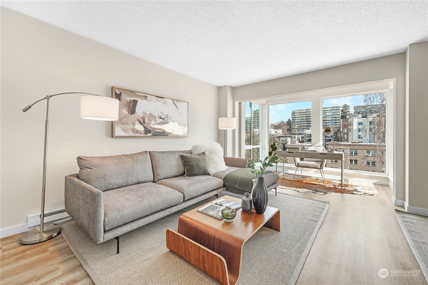 Property Photo: 308 E Republican Street 915 WA 98102