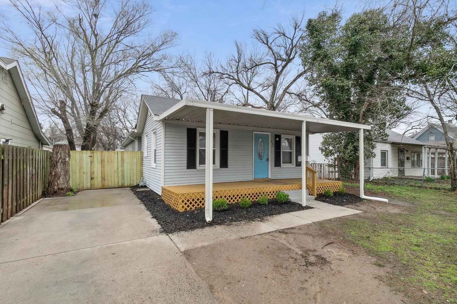 Property Photo:  445 N Gordon St  KS 67203 