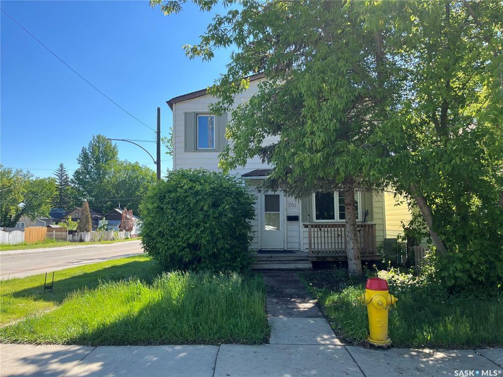 202 L Avenue S  Saskatoon SK S7M 2H3 photo