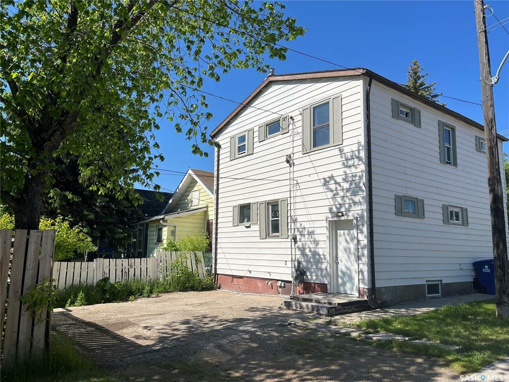 202 L Avenue S  Saskatoon SK S7M 2H3 photo