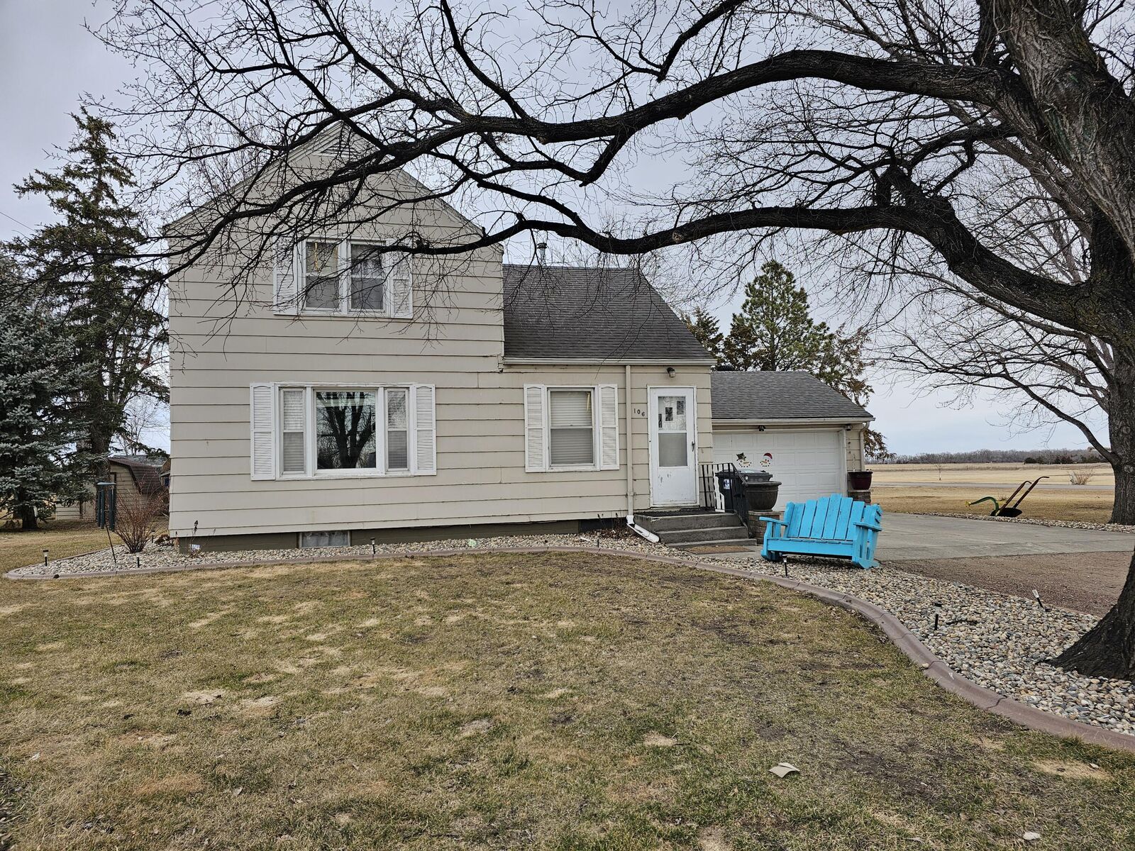 Property Photo:  106 Wilmot Ave  SD 57451 