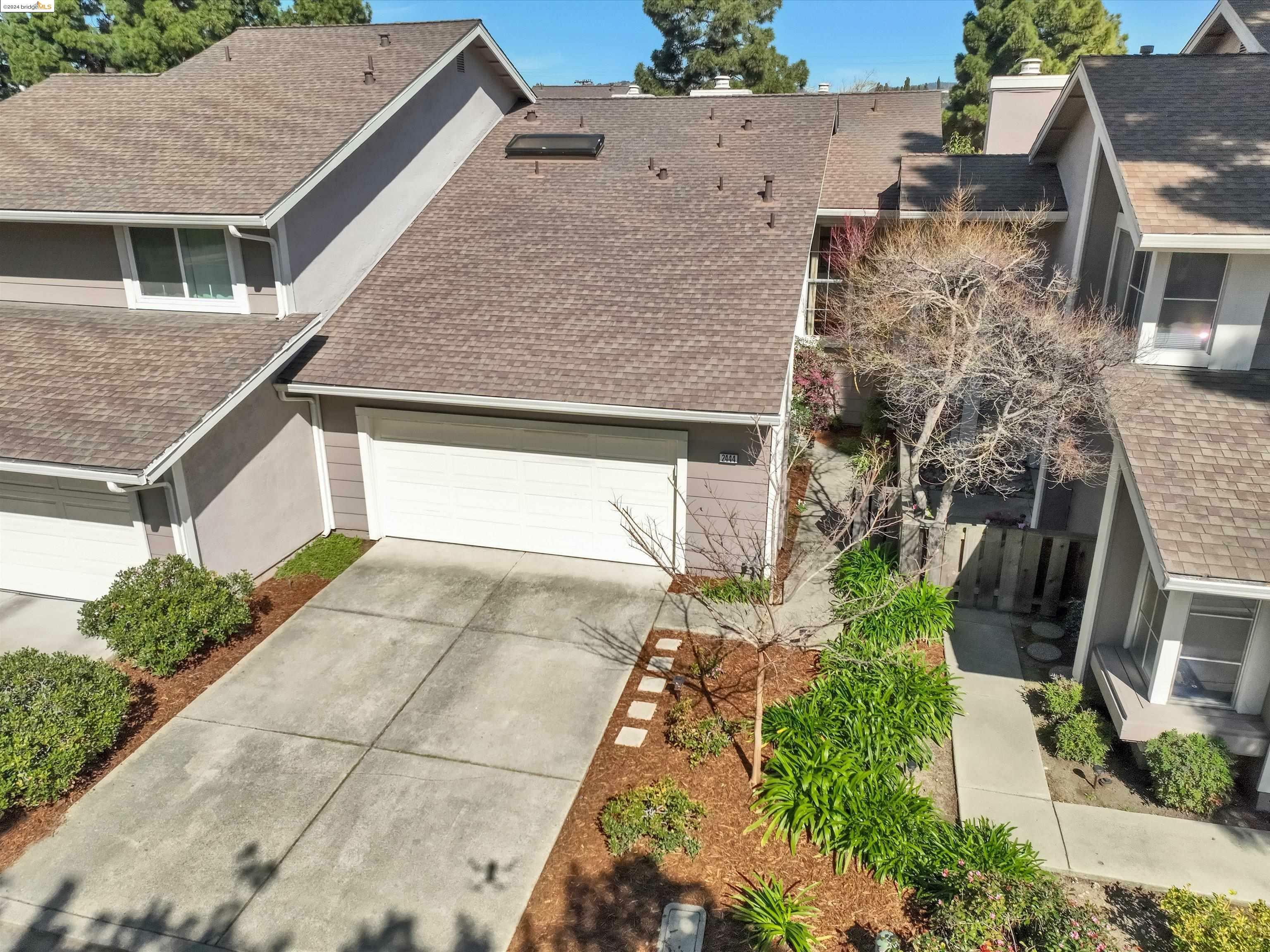 Property Photo:  2444 Croyden Ct  CA 94577 