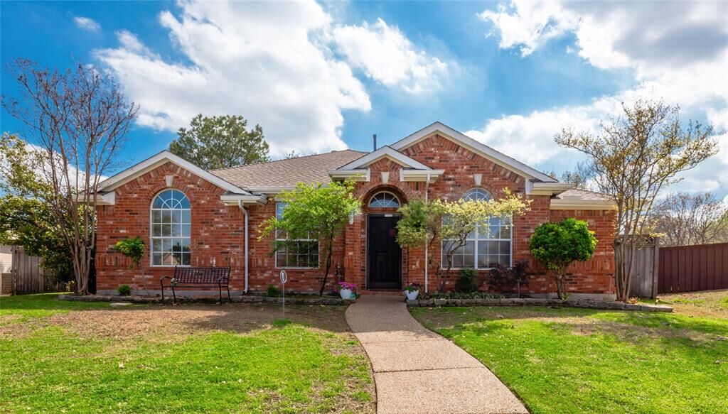 Property Photo: 1396 Prairie Drive TX 75067