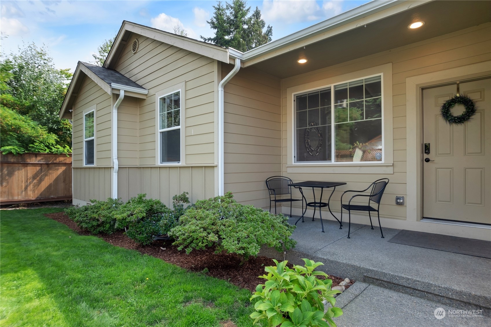 Property Photo:  708 Monroe Avenue NE  WA 98056 