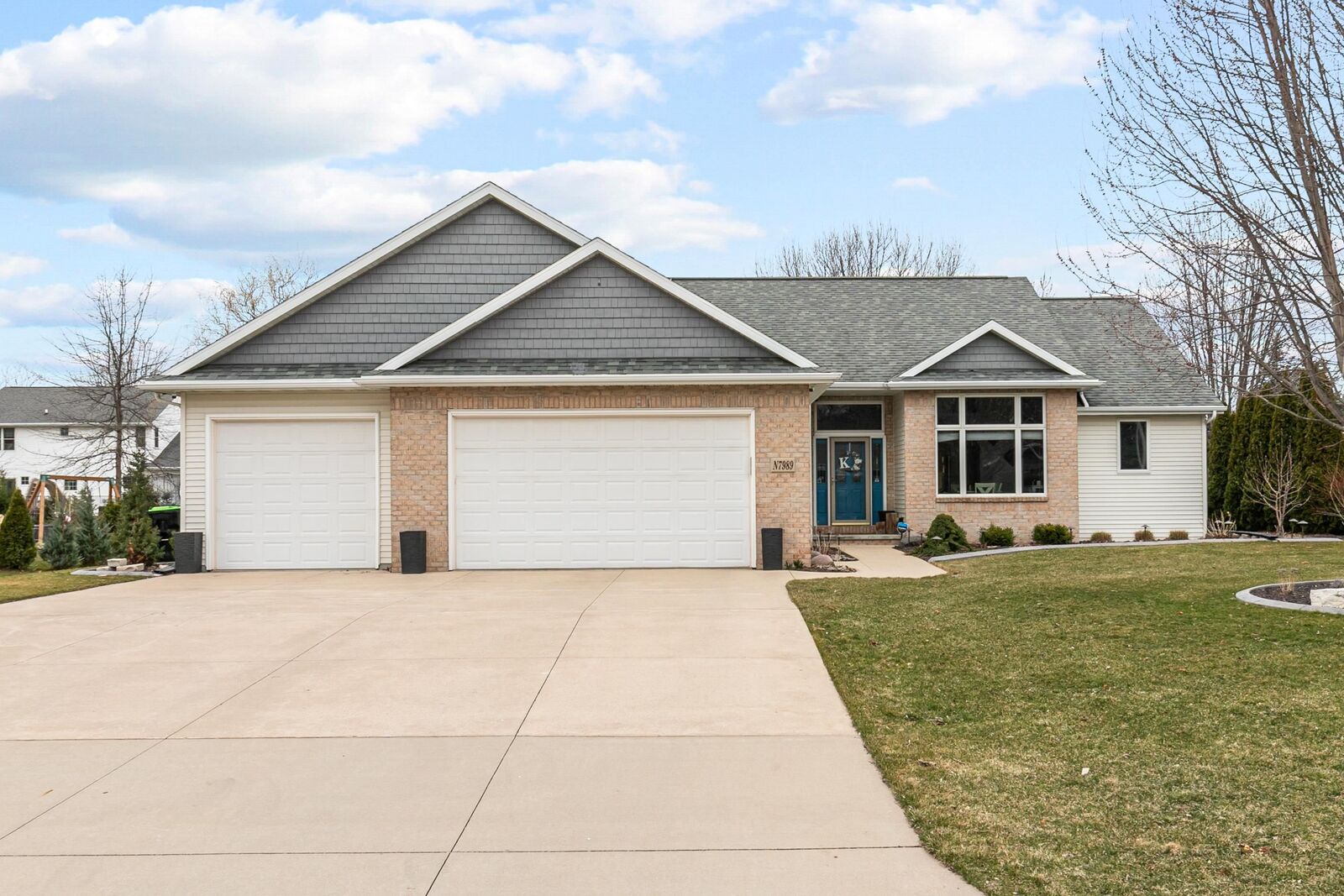 Property Photo:  N7989 Creekside Drive  WI 54169-9677 