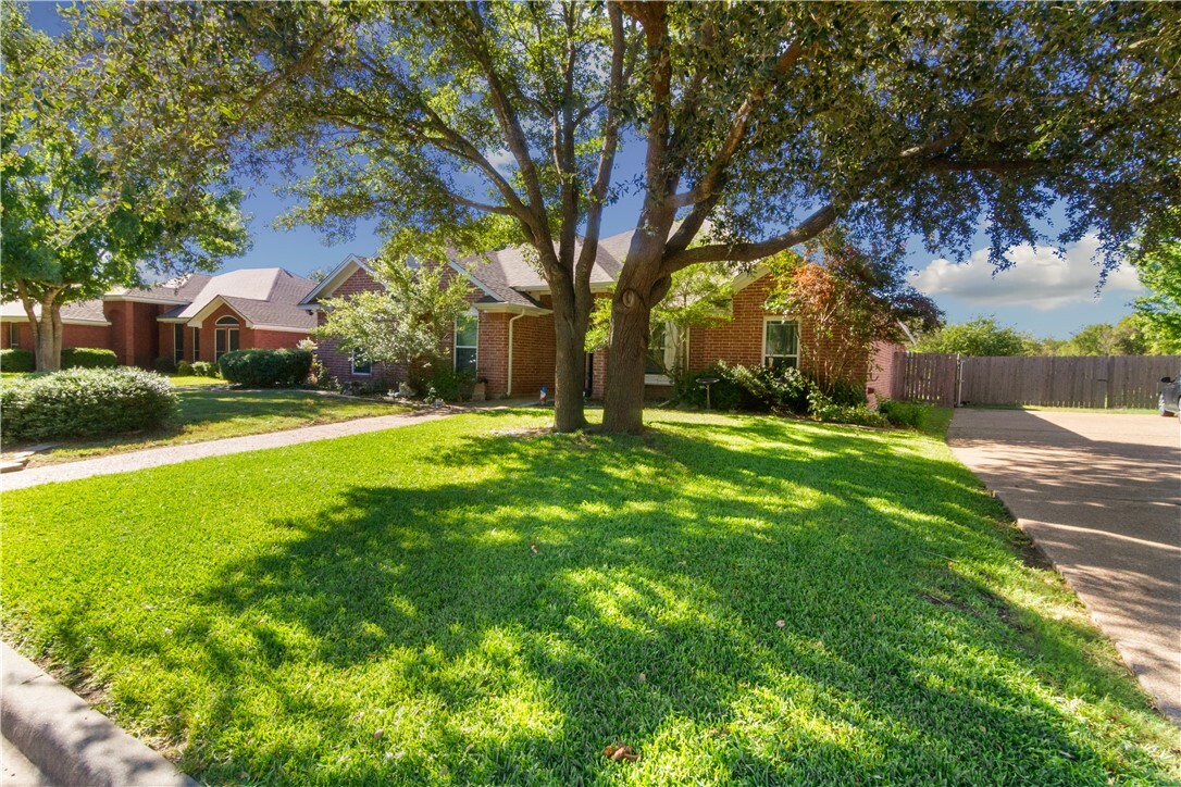 Property Photo:  1024 Cheyenne Trail  TX 76643 