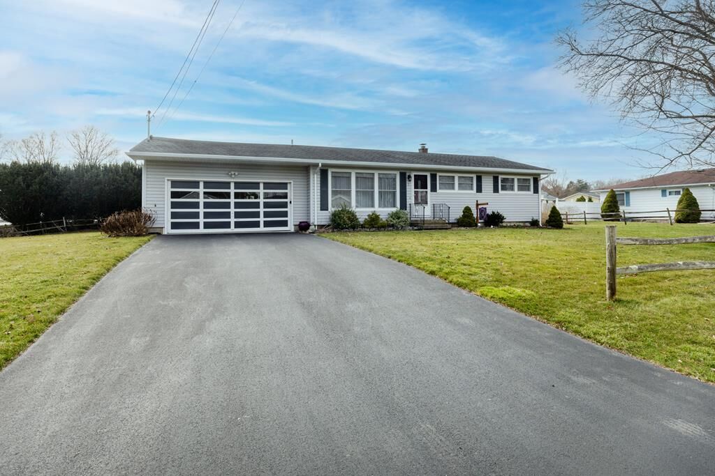 Property Photo:  7 Pine Circle  NY 14845 