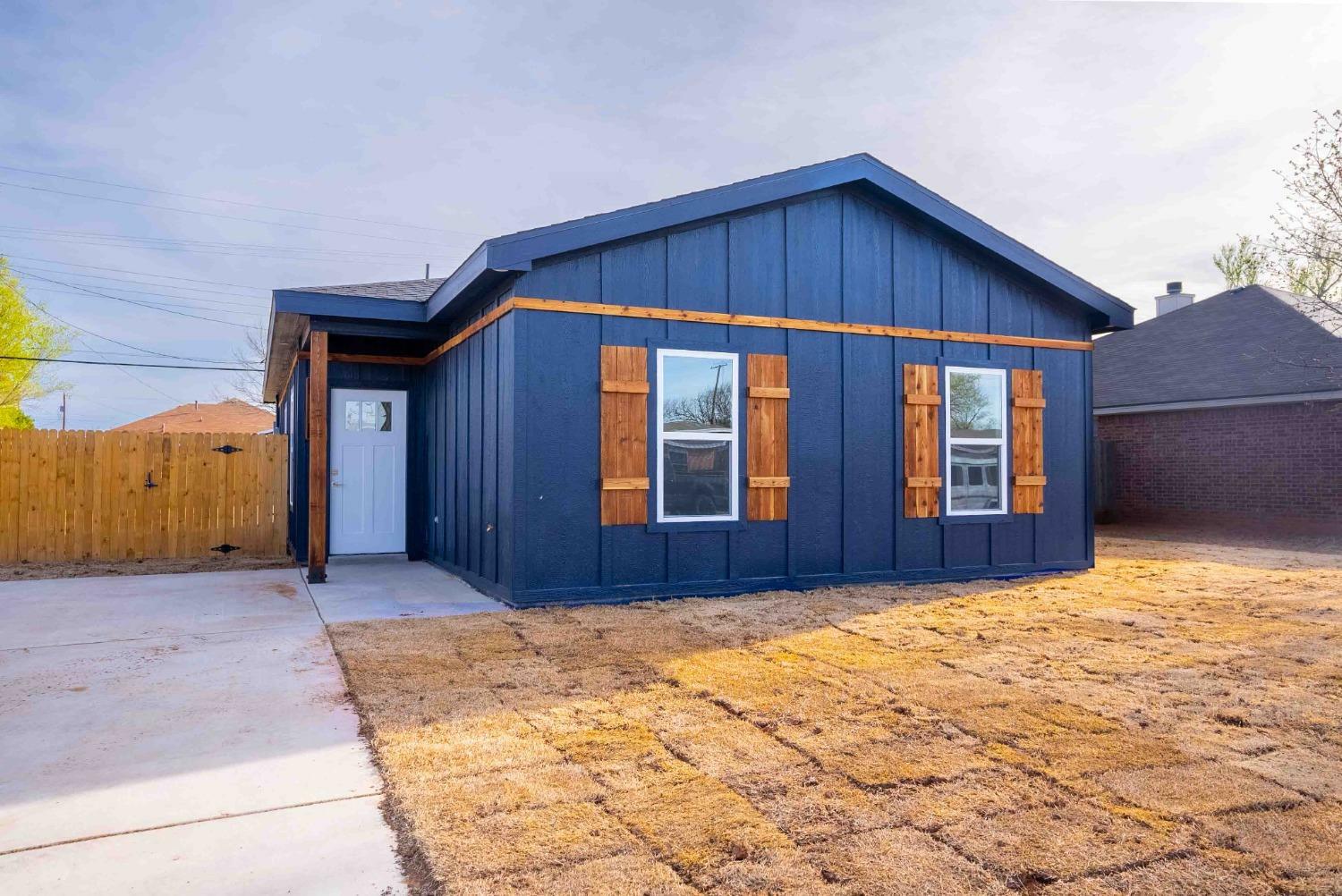 Property Photo:  4415 Kemper Street  TX 79416 