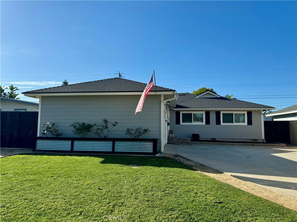 Property Photo:  1322 W Woodcrest Avenue  CA 92833 