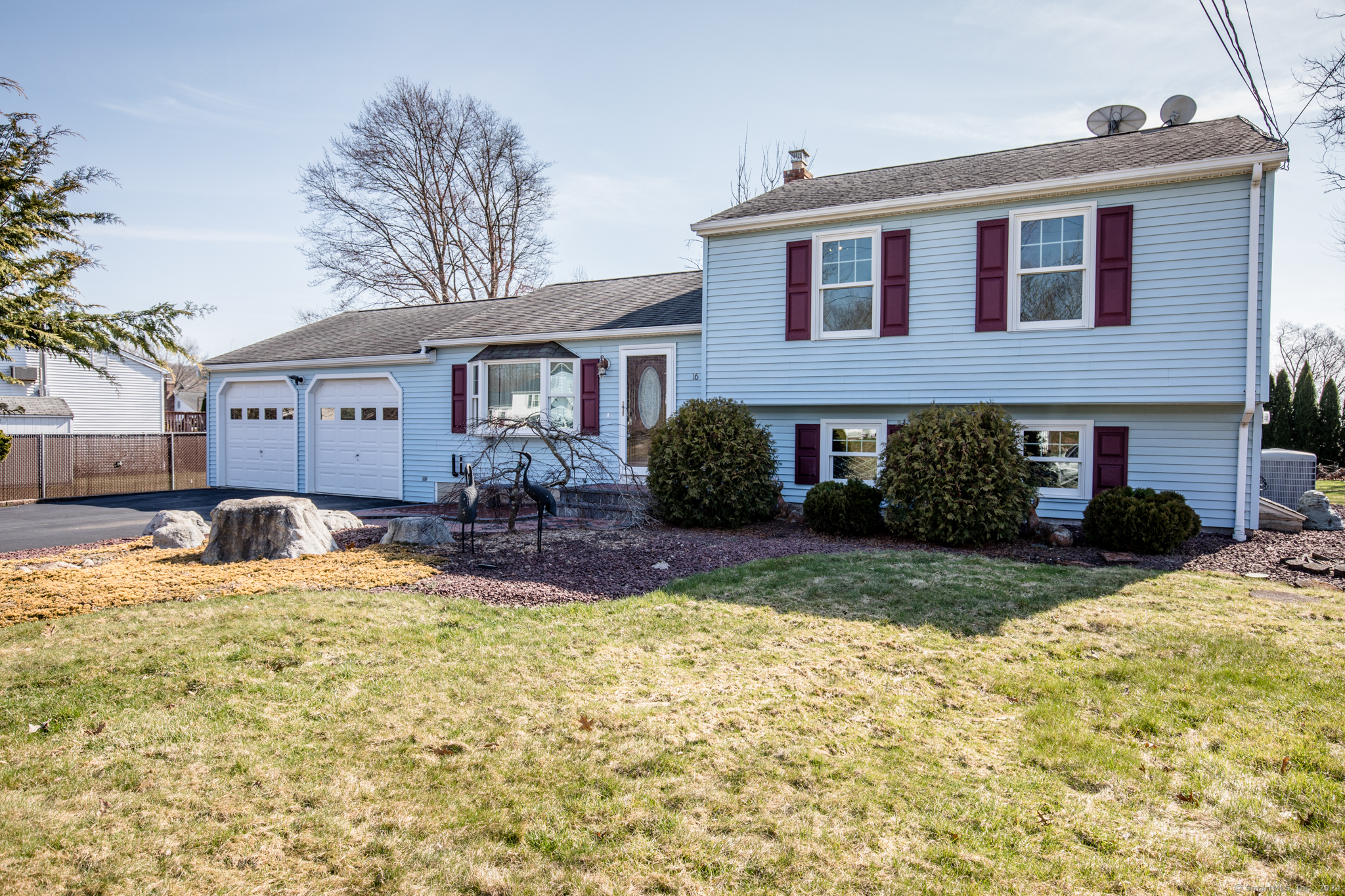 Property Photo:  16 Partridge Run  CT 06492 