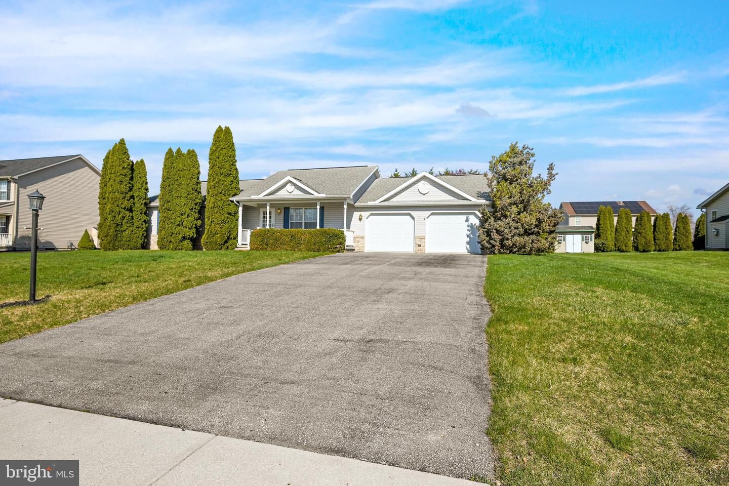 Property Photo:  32 Rosecroft Run  PA 17331 