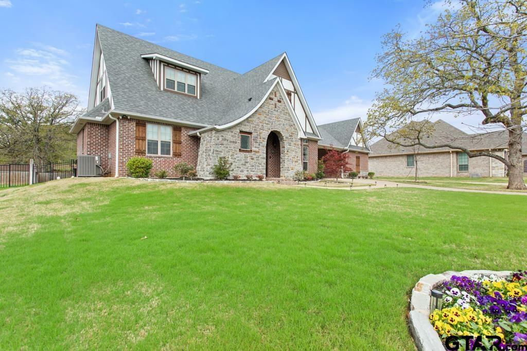 Property Photo:  206 Winged Foot Dr  TX 75771 
