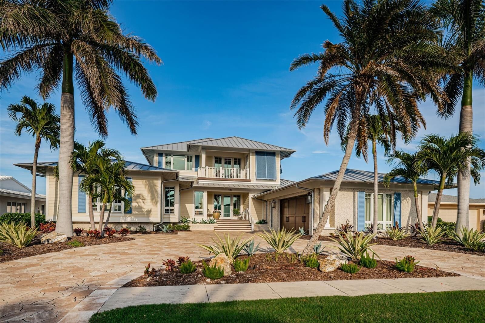 Property Photo:  625 Harbor Island  FL 33767 