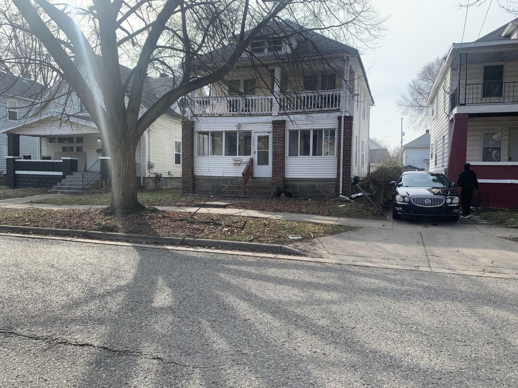 Property Photo:  1319 Muskegon Avenue NW  MI 49504 