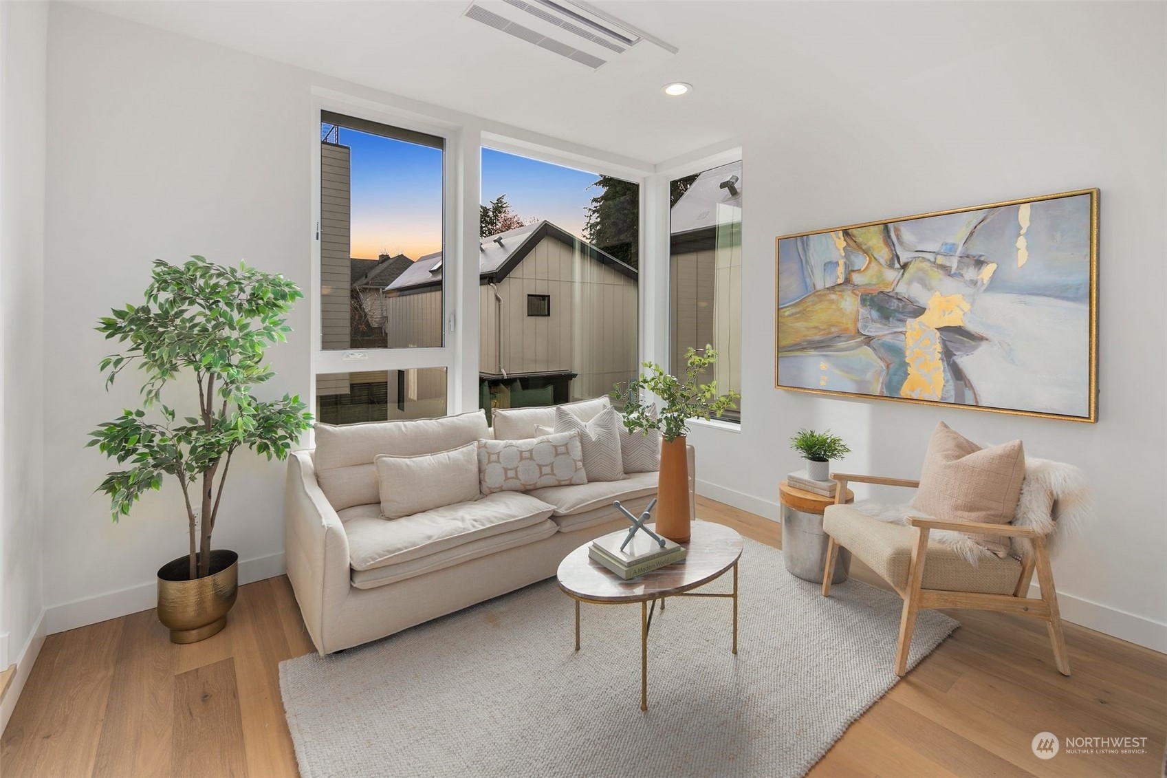 Property Photo: 707 B 34th Avenue WA 98122