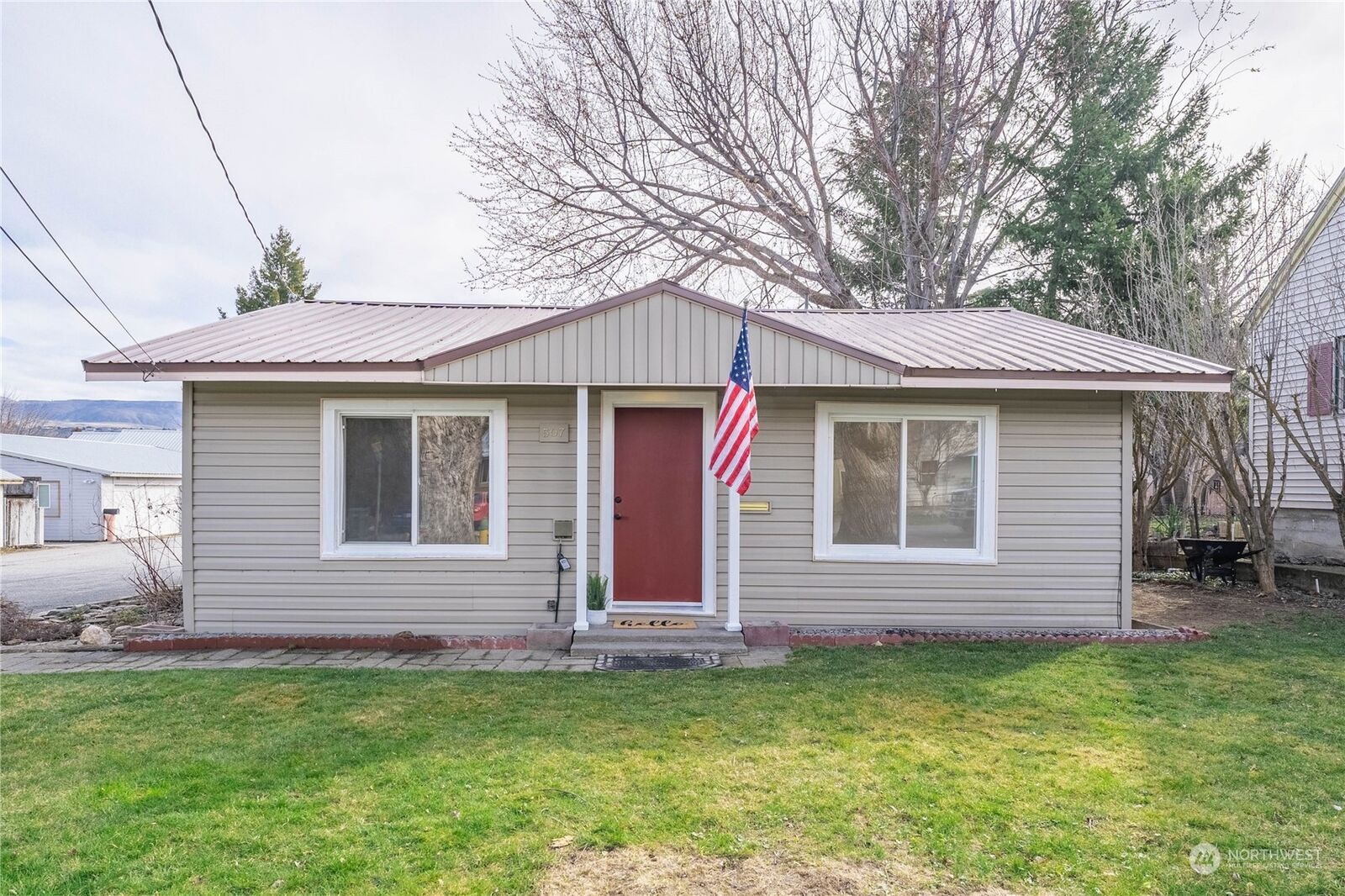 Property Photo: 507 Ramona Avenue WA 98801