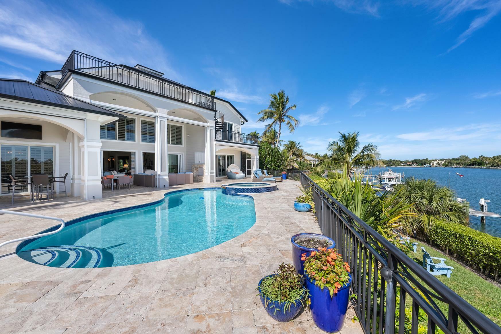 Property Photo:  17513 SE Conch Bar Avenue  FL 33469 