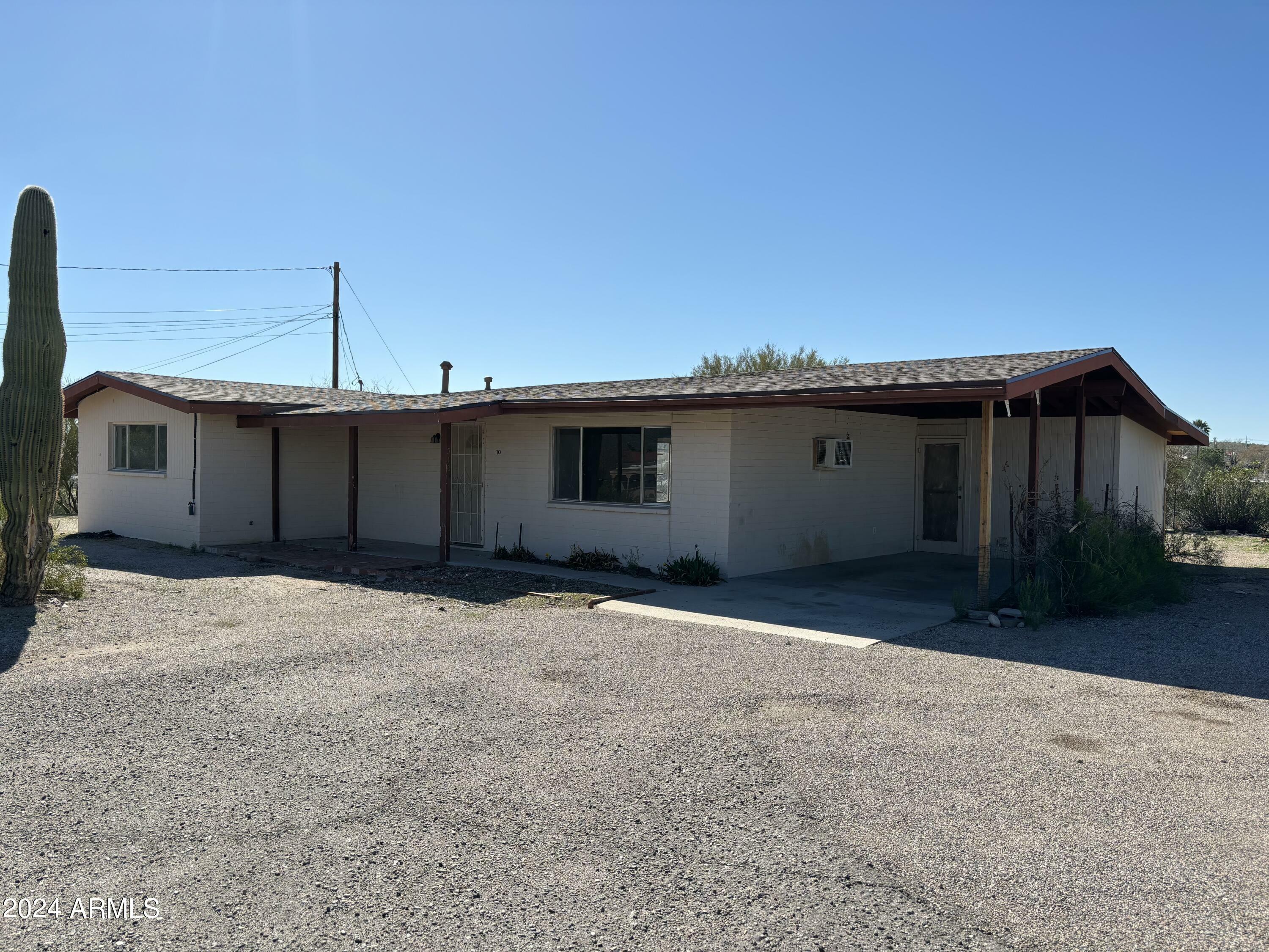 Property Photo:  509 W El Tecalote Drive  AZ 85390 