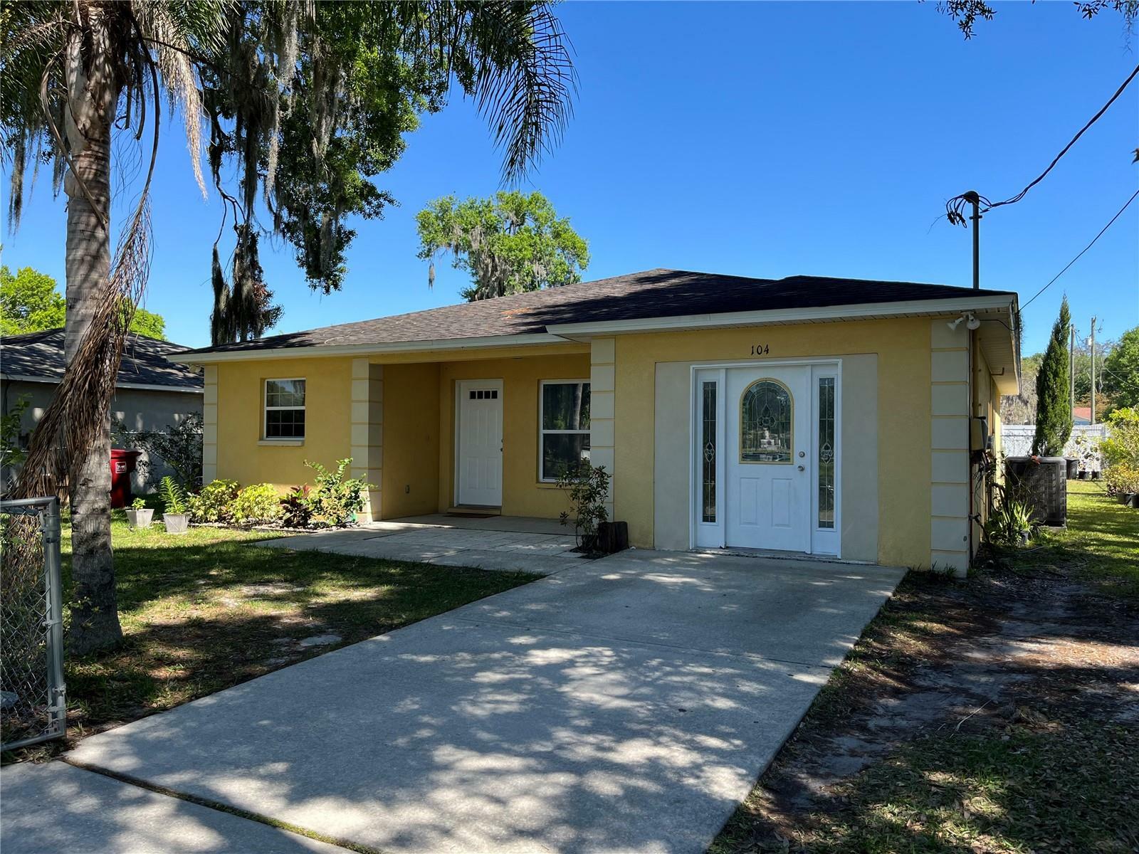 Property Photo:  104 Drake Street  FL 33563 