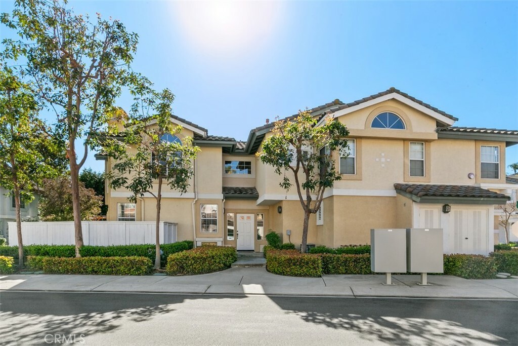 Property Photo: 8 Luzern CA 92692