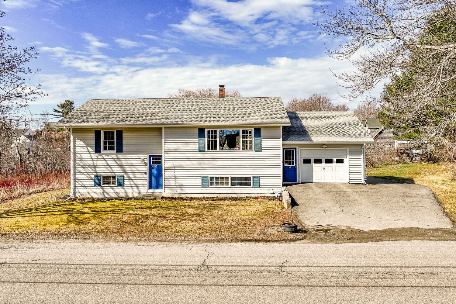 Property Photo:  18 Booker Street  ME 04861 