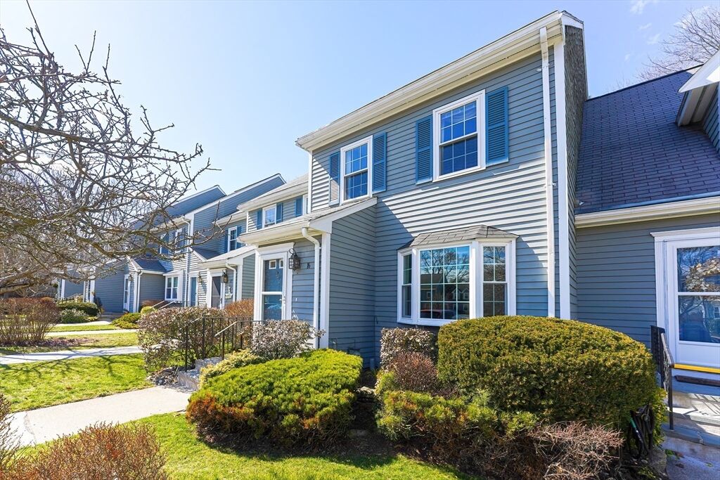 Property Photo:  16 Washington Green 16  MA 02032 