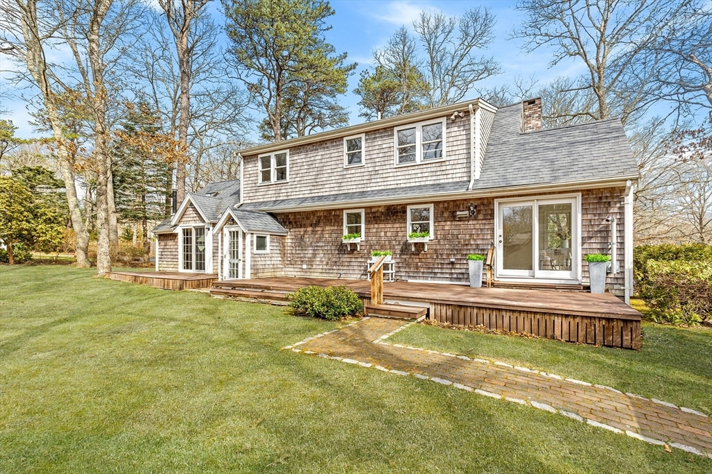 Property Photo:  2 Robin Ln  MA 02649 