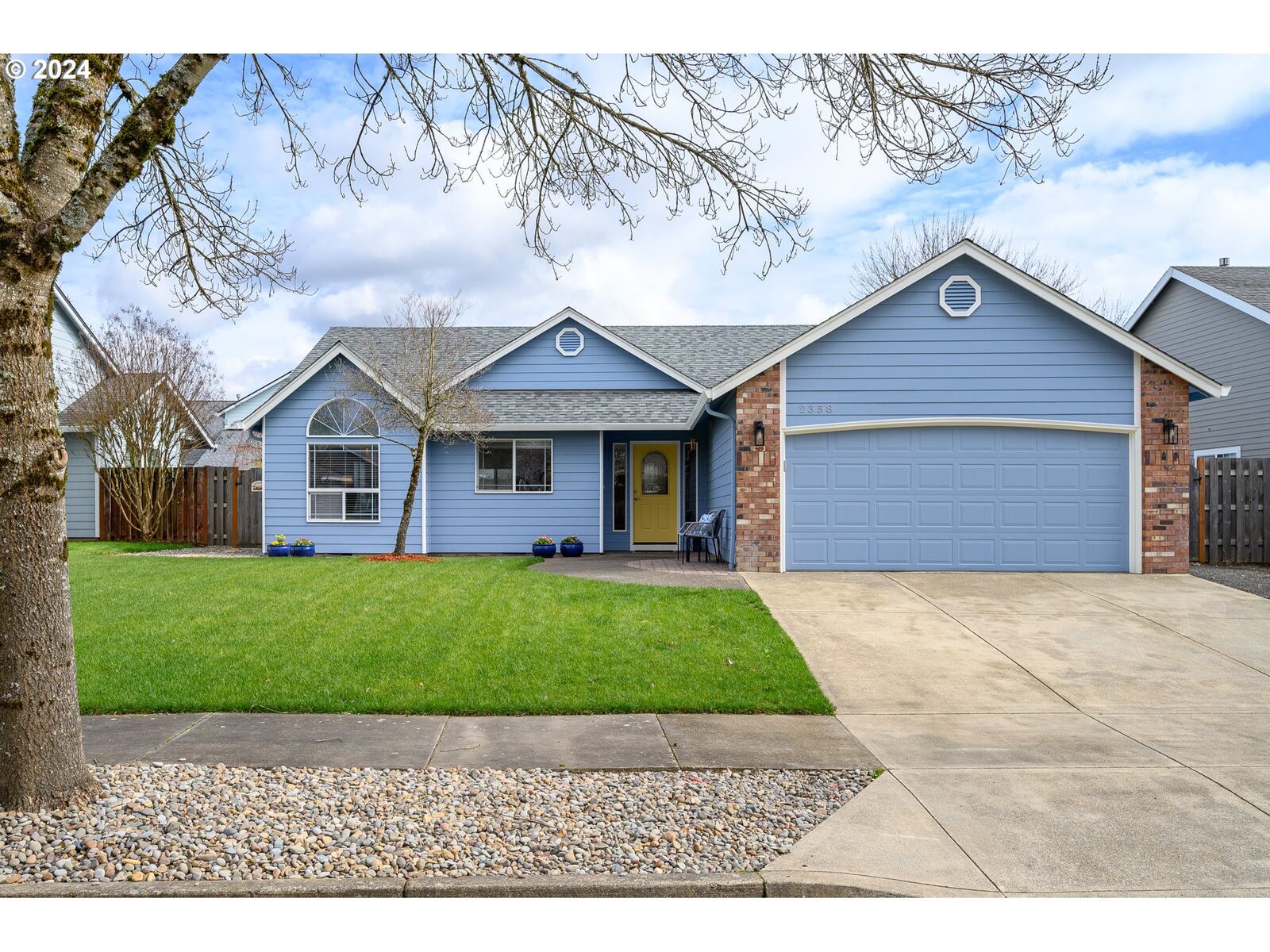 Property Photo: 2358 NW Fendle Way OR 97128