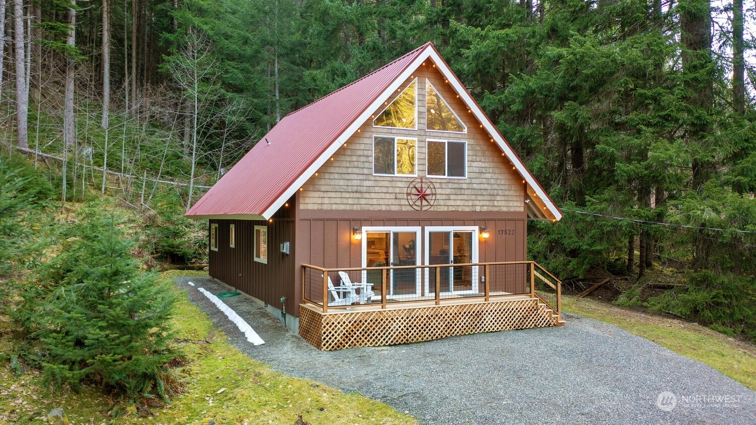 Property Photo:  17522 Mountain Side Drive E  WA 98022 