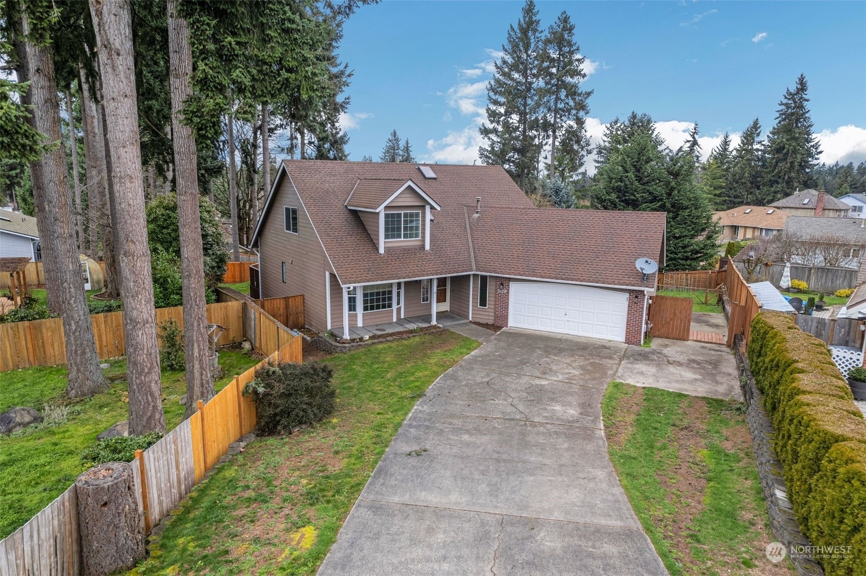 Property Photo: 3109 31st Avenue SE WA 98374