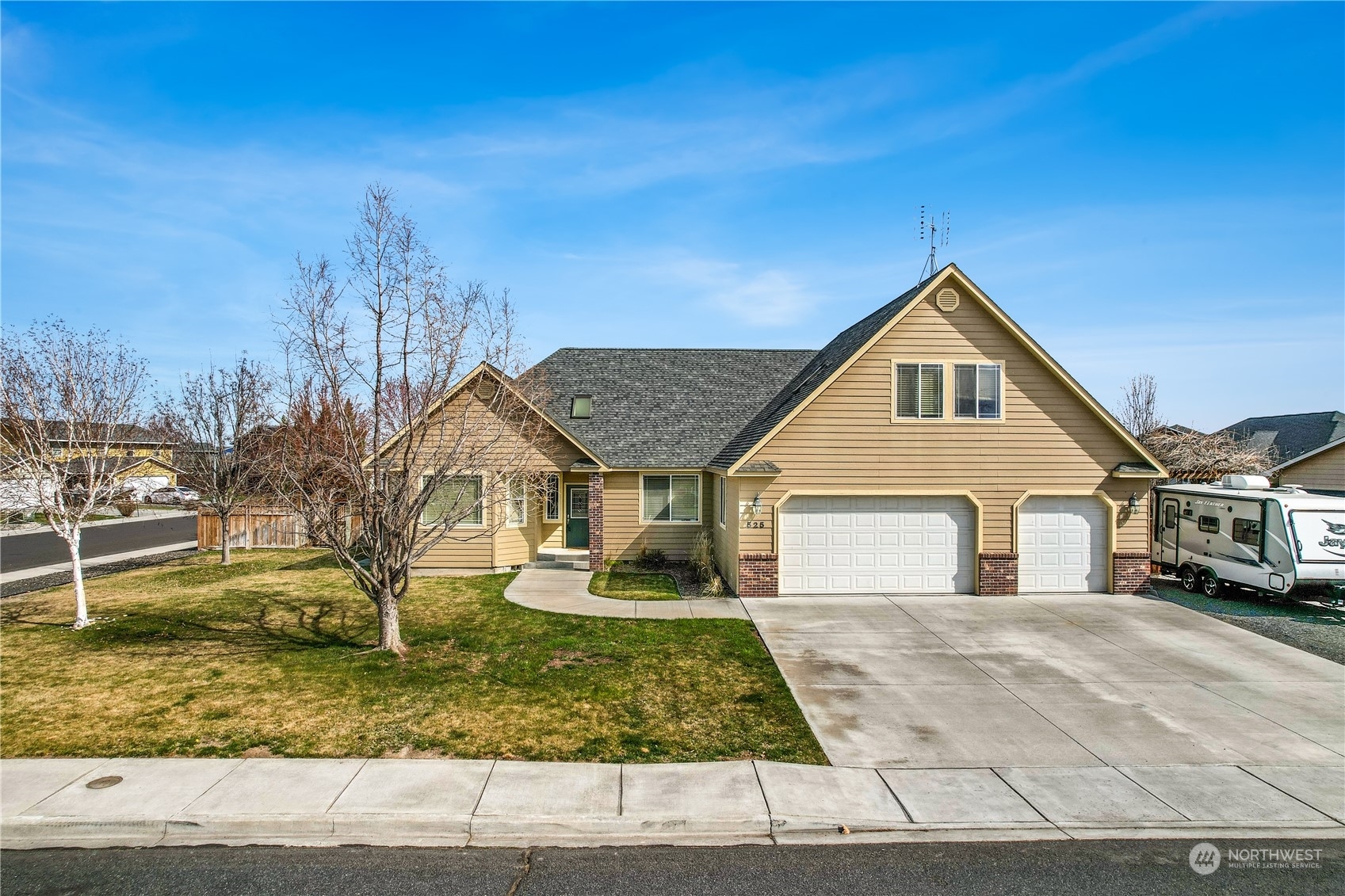 525 N Crestview Drive  Moses Lake WA 98837 photo