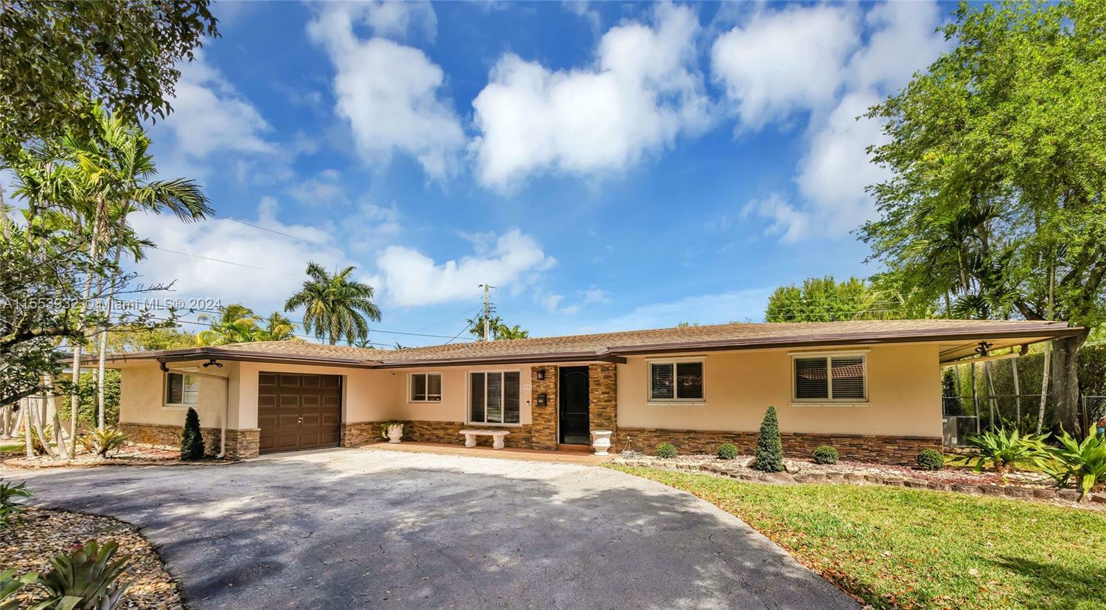 Property Photo: 8871 SW 87th St FL 33173
