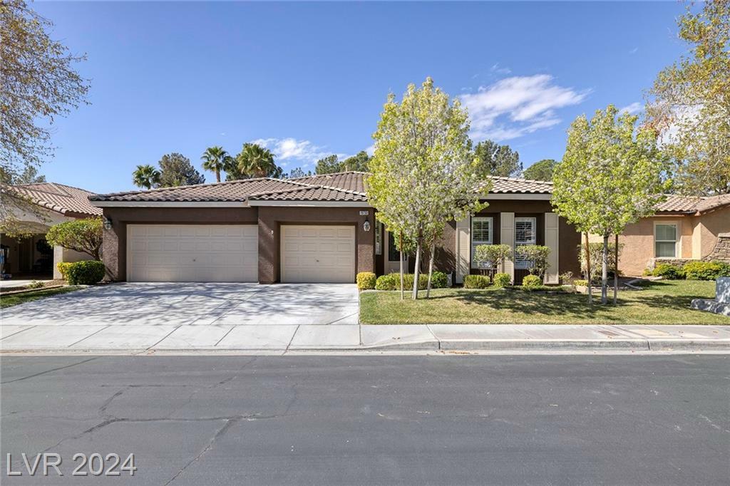 Property Photo:  10733 Del Rudini Street  NV 89141 