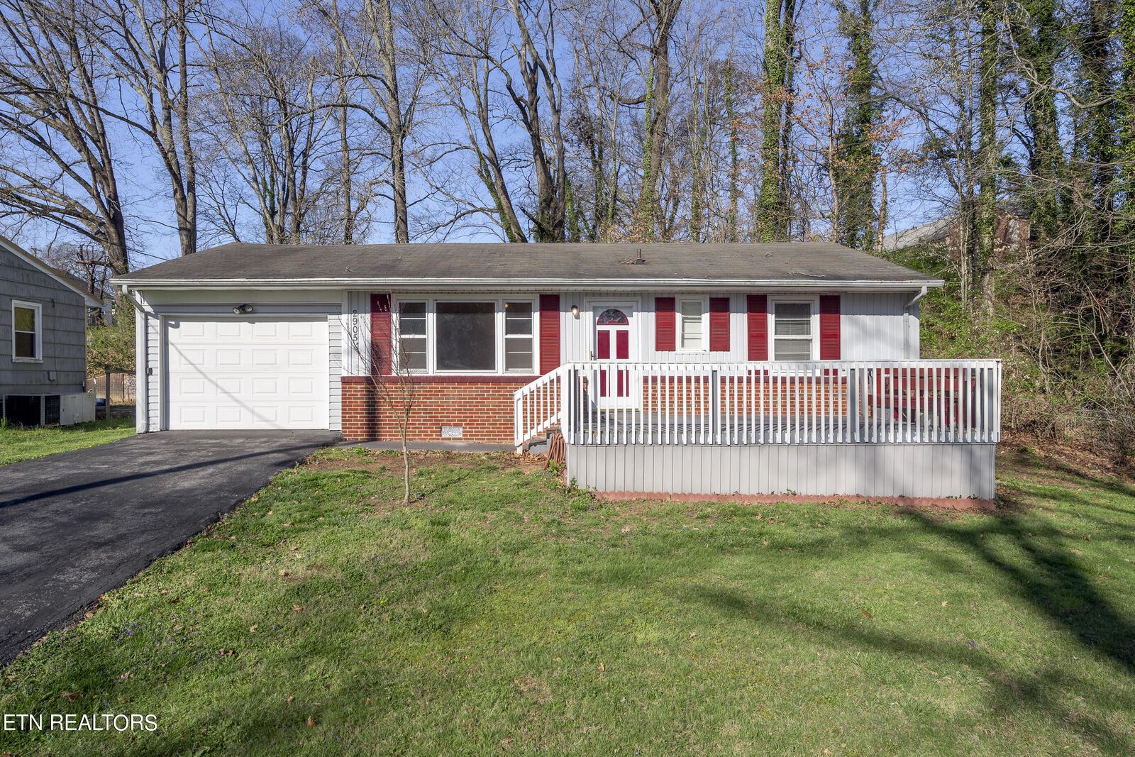 Property Photo: 2905 Davis St TN 37920