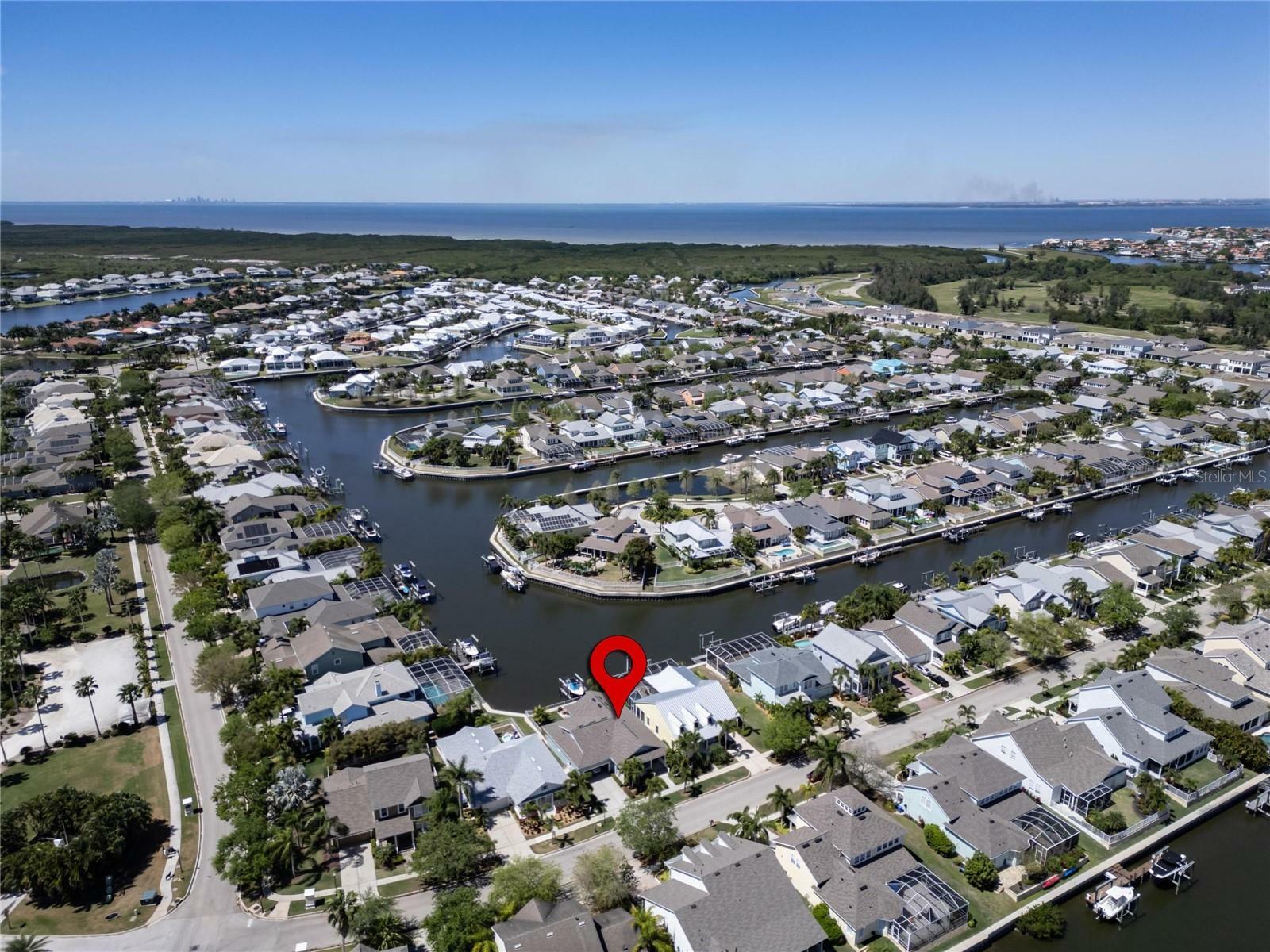 Property Photo: 406 Islebay Drive FL 33572
