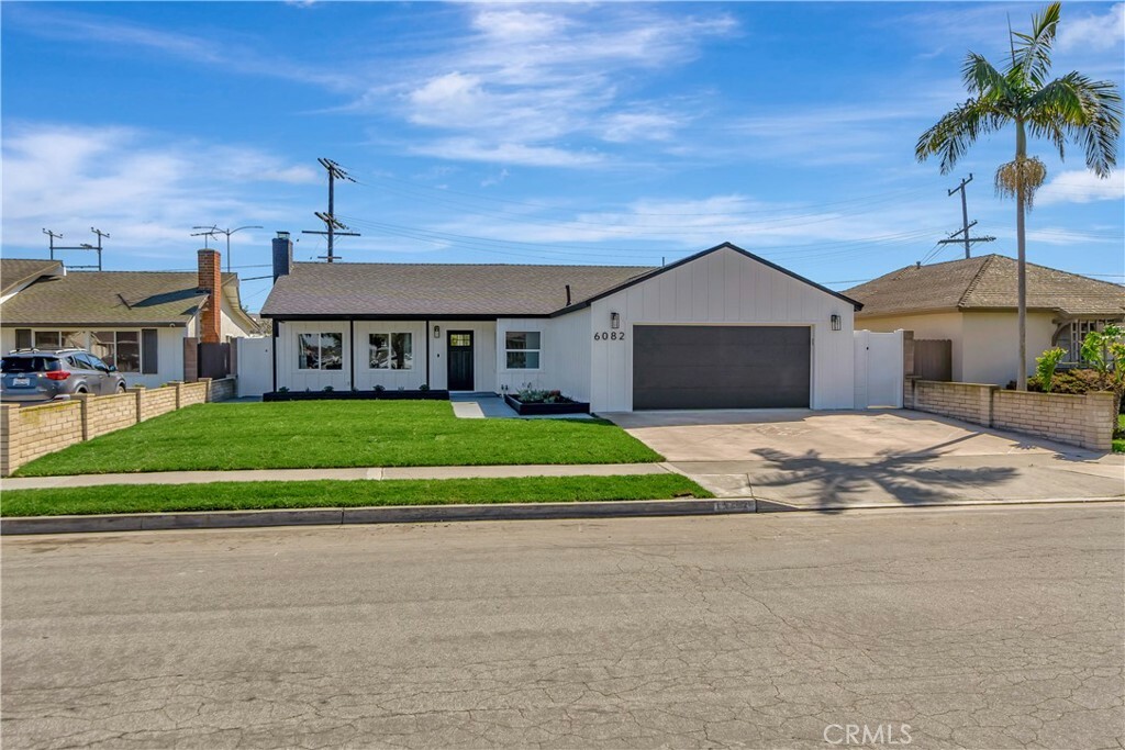 6082 Royalist Drive  Huntington Beach CA 92647 photo