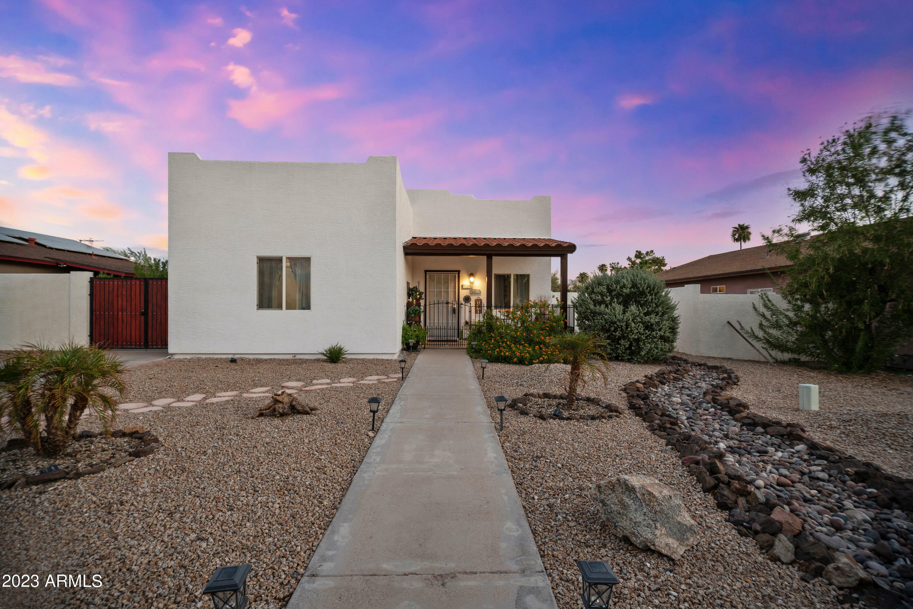 Property Photo:  1705 W Mockingbird Street  AZ 85120 