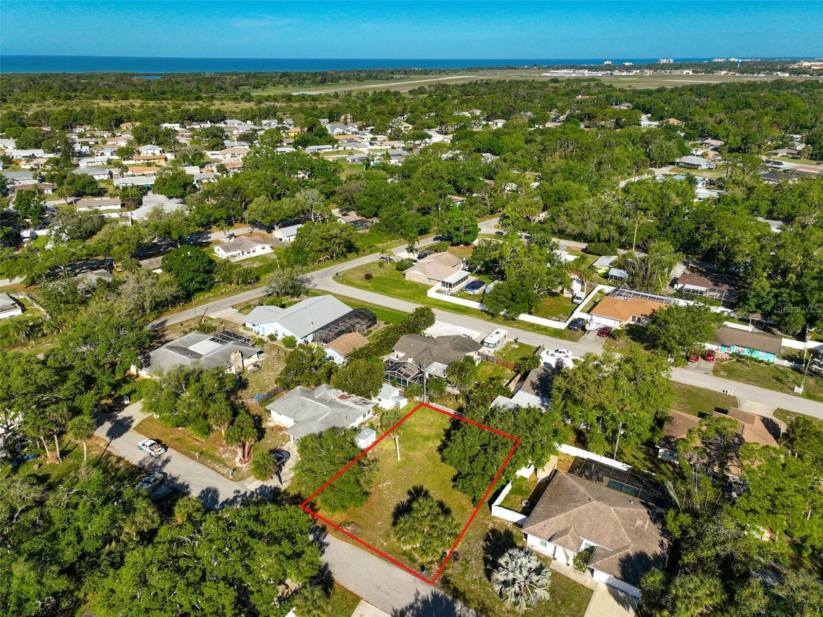 Property Photo: Foxglove Road FL 34293