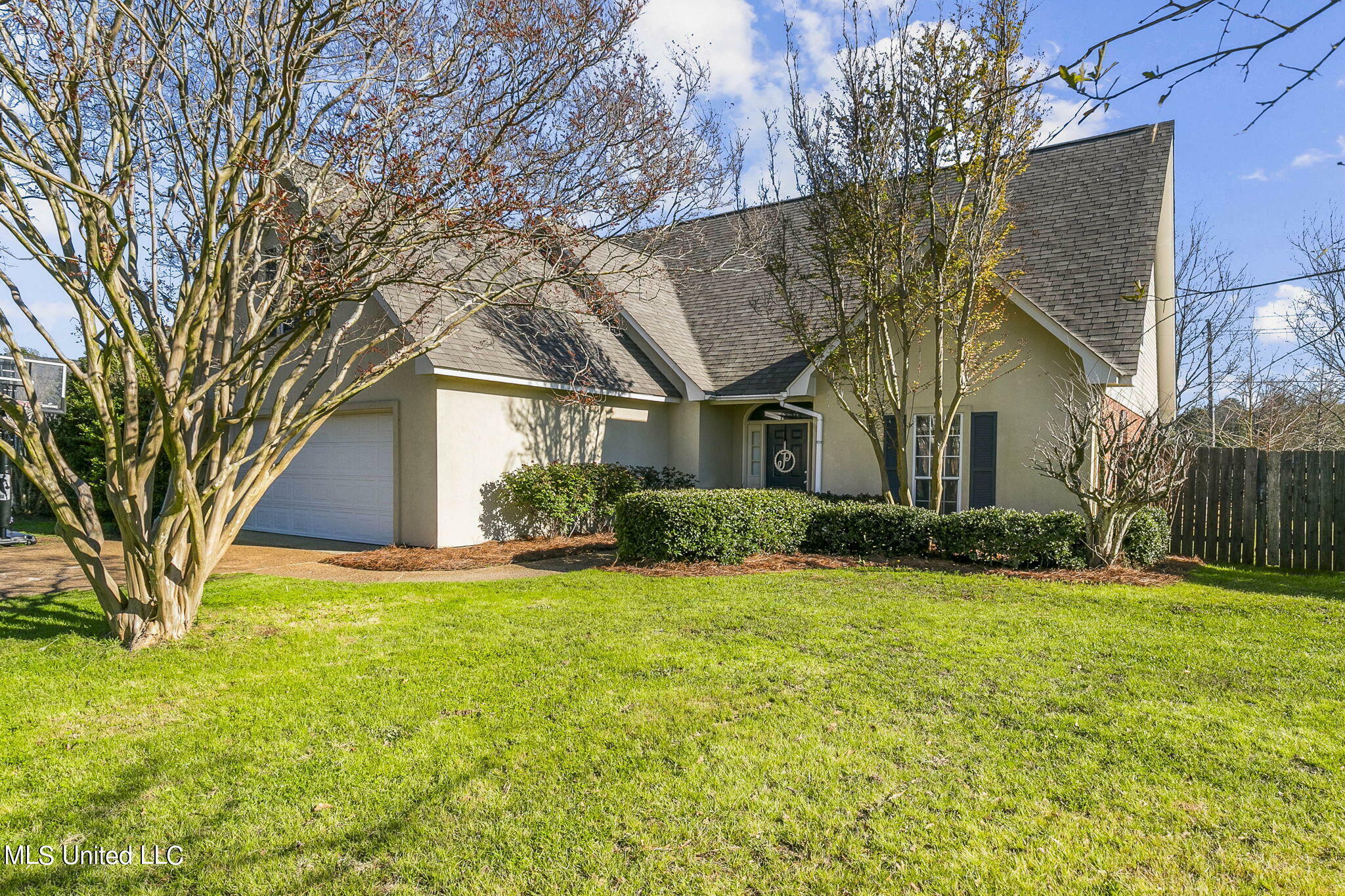 Property Photo:  105 Fairfield Circle  MS 39110 