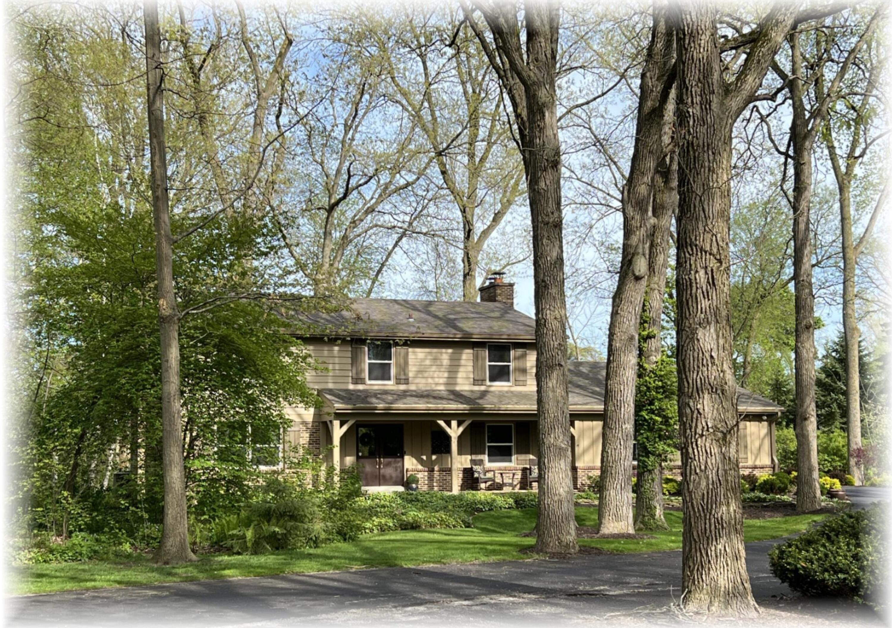 Property Photo: 15 Sandalwood Ct WI 53402